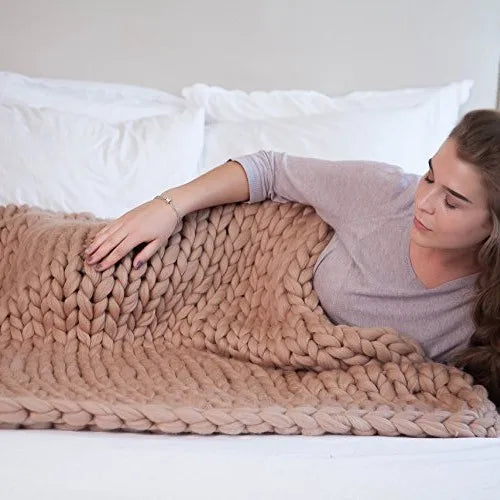 Hand-Knitted Chunky Wool Blanket – Cozy Throw