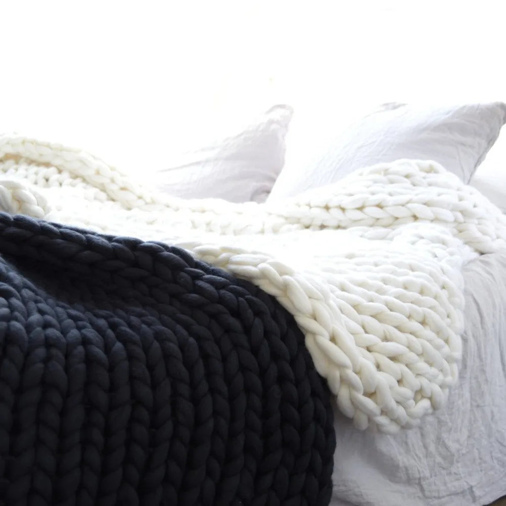 Hand-Knitted Chunky Wool Blanket – Cozy Throw
