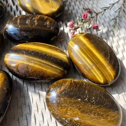 Pierre de Paume Œil de Tigre – Cristal d&